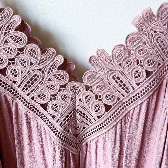 Off-The-Shoulder Flowy Top Size M - Picture 4 of 6